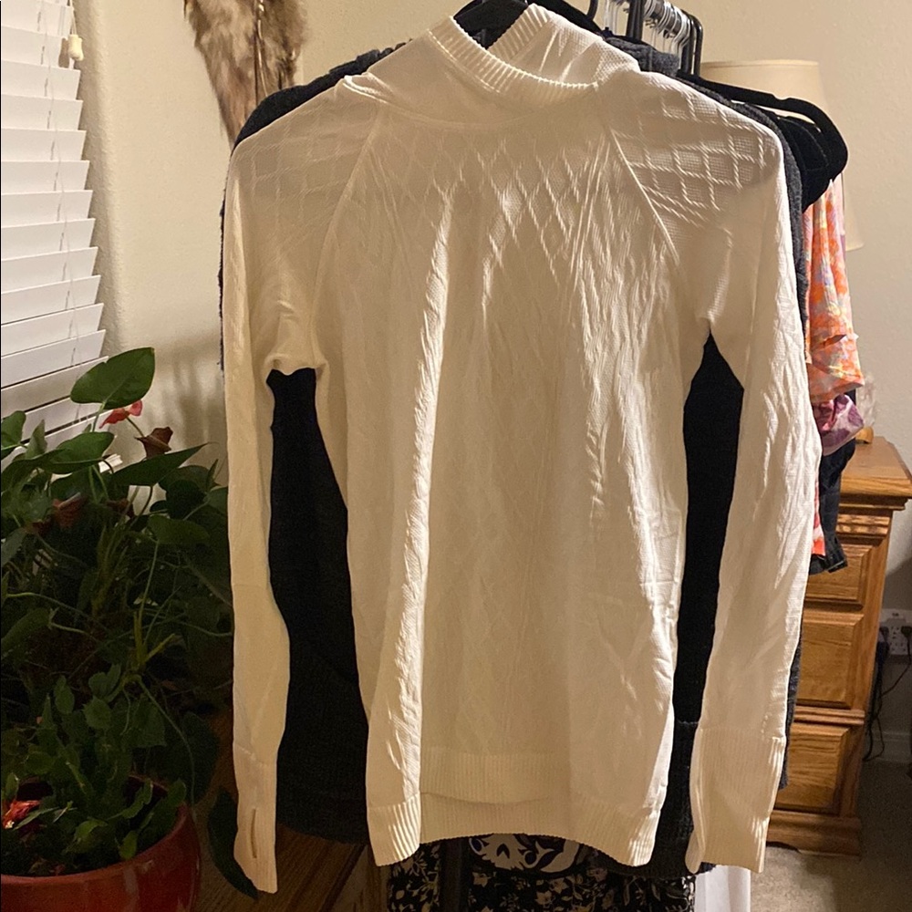 Lululemon Athletica White Swiftly Long Sleeve.